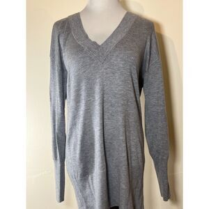 Women's White House Black Market Long Gray Tunic Sweater Size Medium